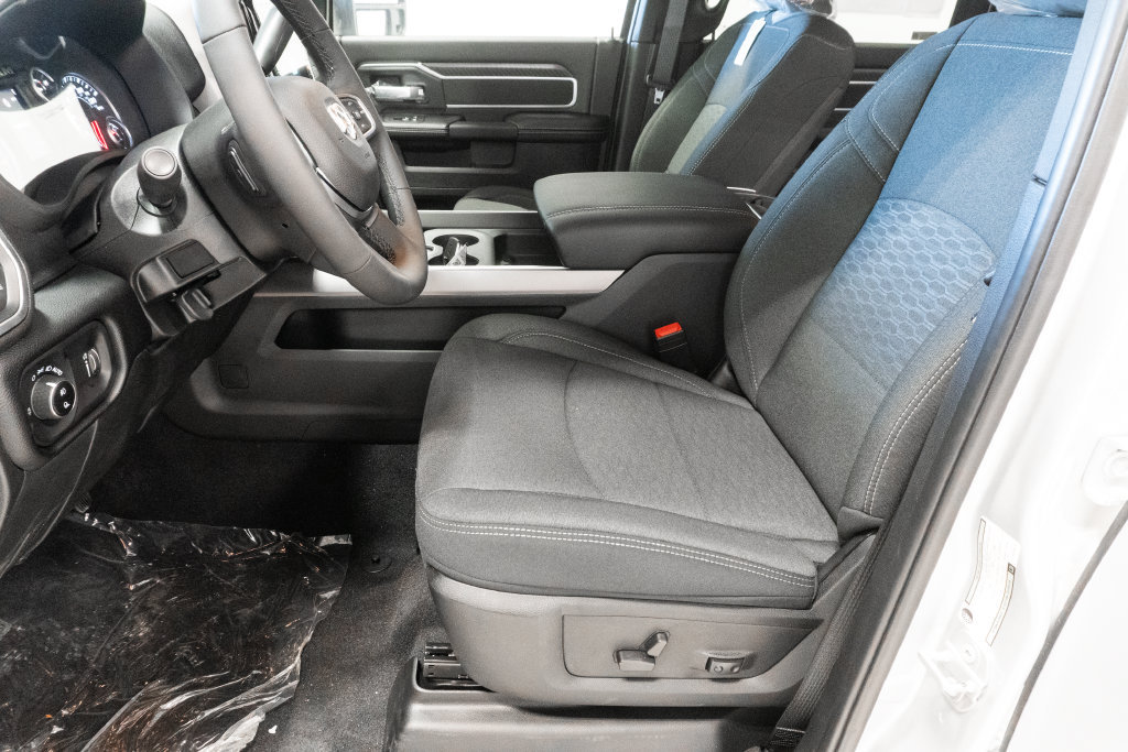 New 2027 RAM 3500 Big Horn AWD/4WD image 8