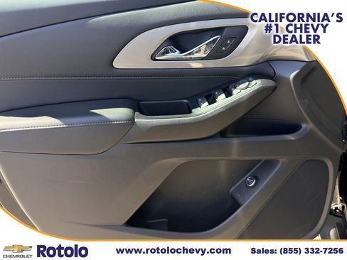Used 2023 Chevrolet Traverse LT AWD/4WD image 17