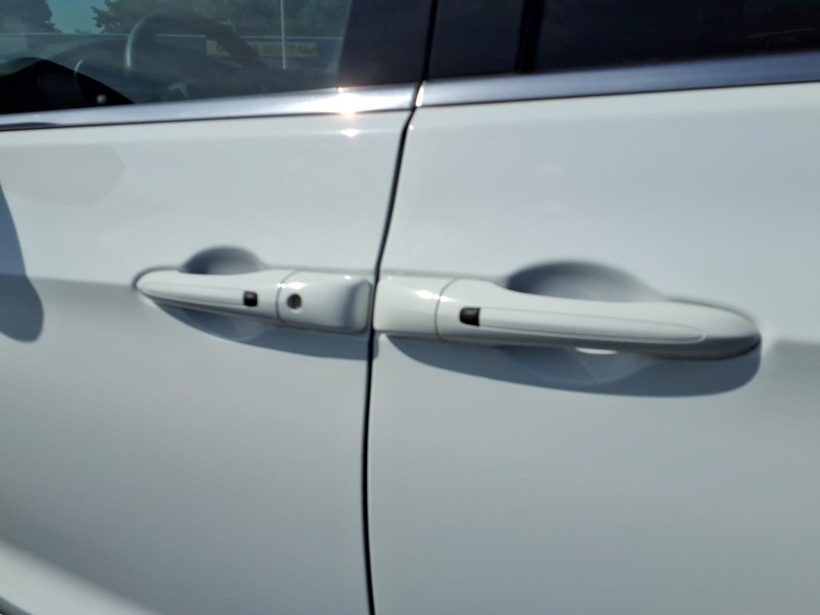 Used 2023 Chrysler Pacifica Touring-L FWD image 16