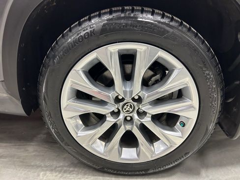 Used 2022 Toyota Highlander Limited image 26