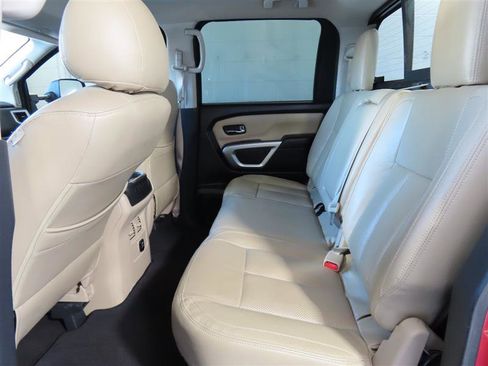 Used 2017 Nissan Titan SV image 30