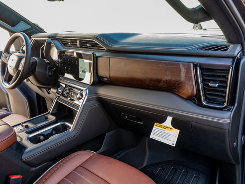 Used 2026 GMC Sierra 3500 Denali Ultimate image 18