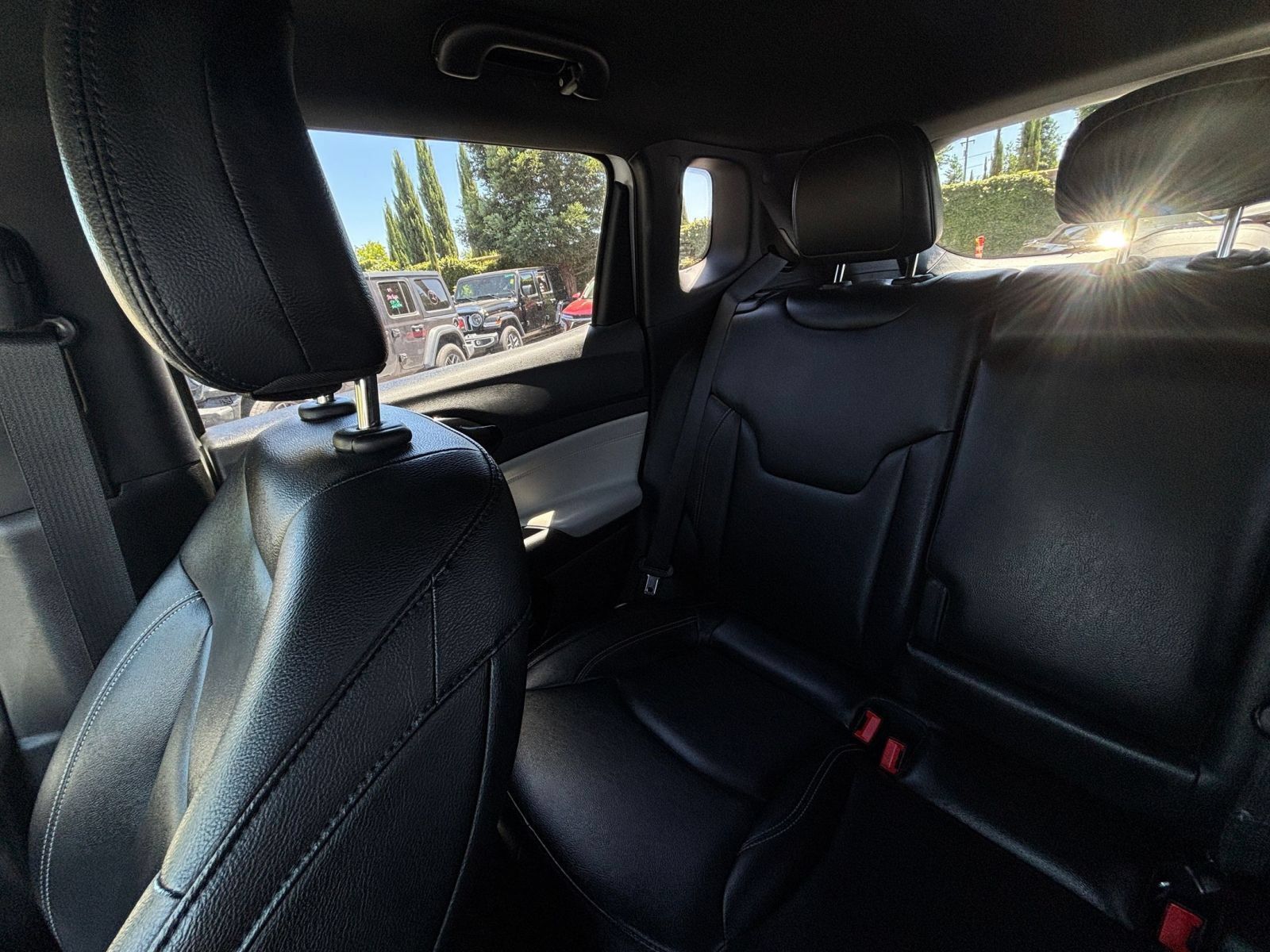 Used 2025 Jeep Compass Limited AWD/4WD image 39
