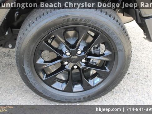 Used 2023 Jeep Wrangler Unlimited Sahara image 10