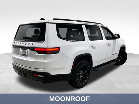 Used 2024 Jeep Wagoneer Series II AWD/4WD image 7
