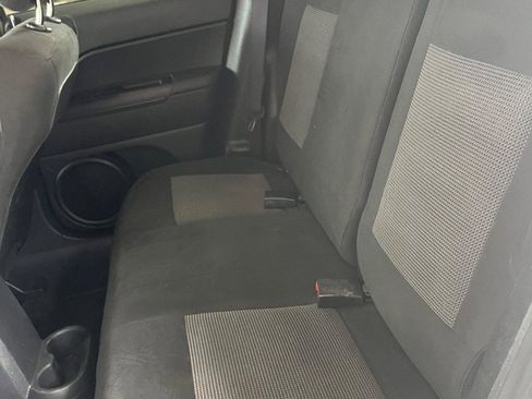 Used 2016 Jeep Patriot Latitude AWD/4WD image 10