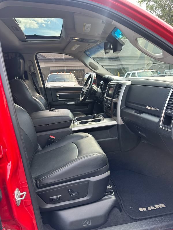 Used 2016 RAM 3500 Laramie w/ Cold Weather Group AWD/4WD image 10