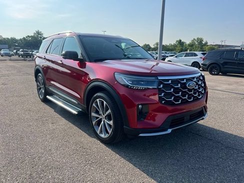 Certified 2025 Ford Explorer Platinum w/ Ultimate Package AWD/4WD image 2