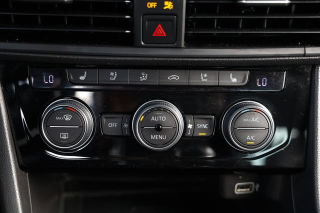 Used 2020 Volkswagen Jetta GLI Autobahn FWD image 34