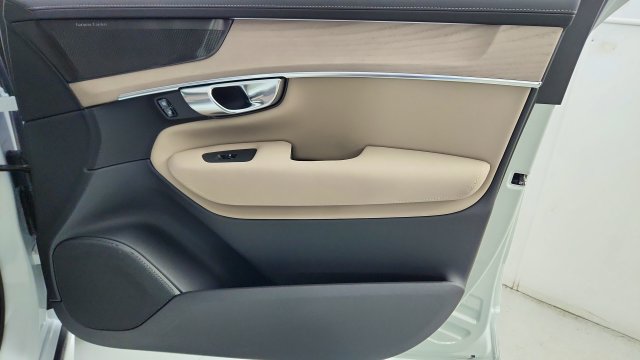 New 2026 Volvo XC90 T8 Plus w/ Protection Package AWD/4WD image 40