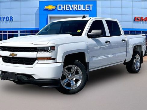 Used 2018 Chevrolet Silverado 1500 Custom w/ Custom Value Package AWD/4WD image 3