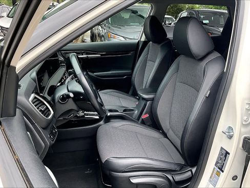 Used 2025 Kia Seltos S FWD image 8