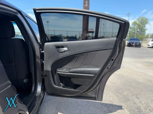 Used 2022 Dodge Charger SXT RWD image 16