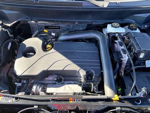 Used 2024 GMC Terrain SLE image 9