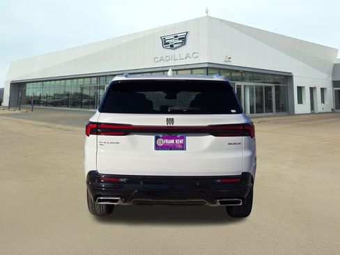 Used 2025 Buick Enclave Sport Touring image 5