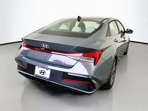 New 2026 Hyundai Elantra Limited image 5