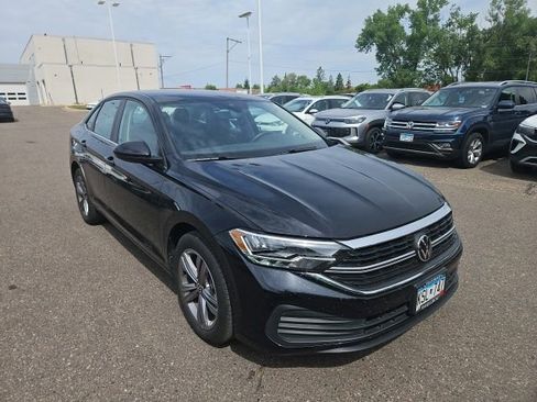 Used 2023 Volkswagen Jetta SE w/ Panoramic Sunroof Package FWD image 14