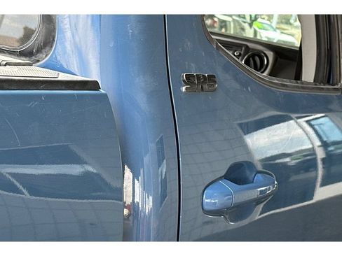 Used 2019 Toyota Tacoma SR5 AWD/4WD image 7