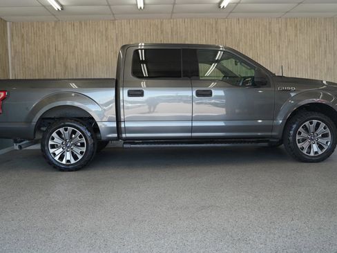 Used 2017 Ford F150 XLT RWD image 6