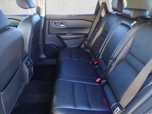 Used 2021 Nissan Rogue SL w/ Premium Package image 10