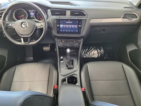 Used 2018 Volkswagen Tiguan S image 17