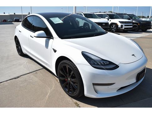 Used 2018 Tesla Model 3 Long Range image 2
