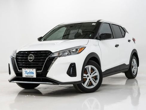 Used 2021 Nissan Kicks S image 1
