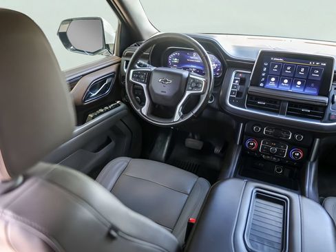 Used 2022 Chevrolet Tahoe Z71 w/ Z71 Off-Road Package AWD/4WD image 32