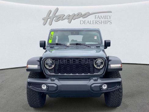 Used 2024 Jeep Wrangler Unlimited Sport AWD/4WD image 9