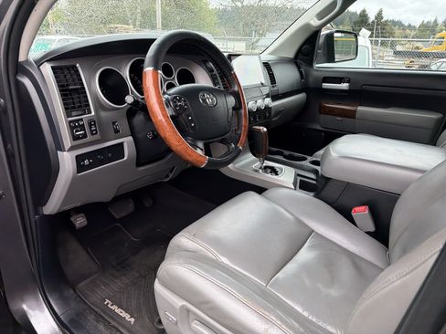 Used 2013 Toyota Tundra Limited w/ Memory Pkg AWD/4WD image 7