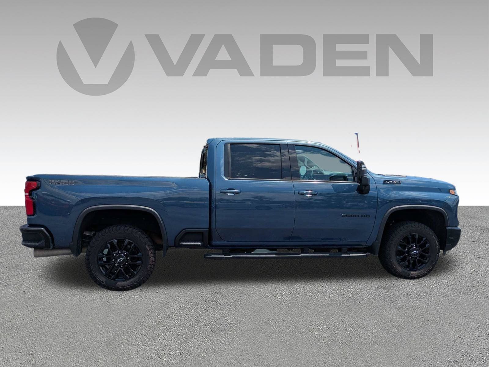 Used 2025 Chevrolet Silverado 2500 LTZ w/ LTZ Plus Package AWD/4WD image 24
