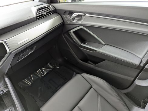New 2025 Audi Q3 2.0T Premium image 11