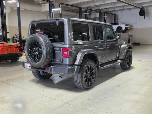 Used 2022 Jeep Wrangler Unlimited Sahara AWD/4WD image 7