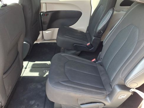 Used 2023 Chrysler Voyager LX FWD image 20