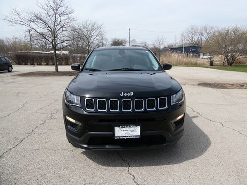 Used 2019 Jeep Compass Sport image 2