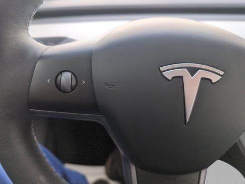 Used 2023 Tesla Model Y Long Range image 22
