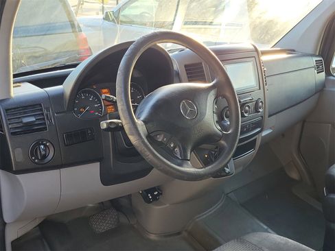 Used 2013 Mercedes-Benz Sprinter 2500 image 8