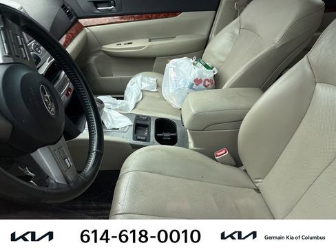 Used 2011 Subaru Outback 2.5i Limited w/ PWR Moonroof Pkg image 9
