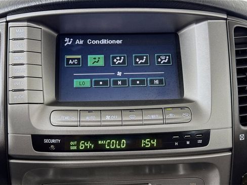 Used 2007 Toyota Land Cruiser image 17