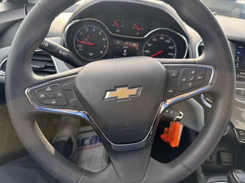 Used 2019 Chevrolet Cruze LT image 14