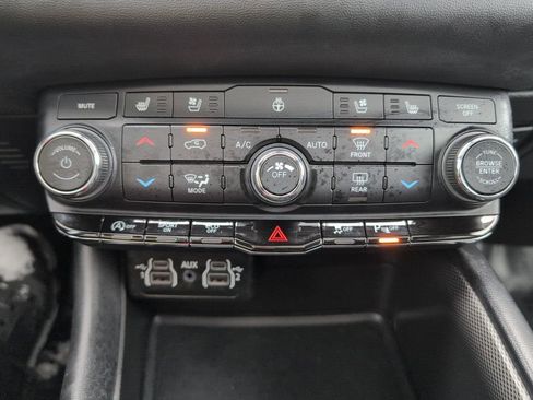 Used 2024 Dodge Durango GT image 36