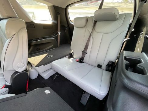Used 2025 Hyundai Palisade SEL FWD image 8