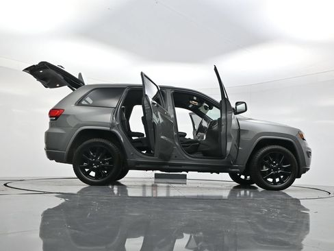 Used 2022 Jeep Grand Cherokee Laredo X AWD/4WD image 56