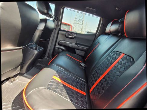 Used 2022 Toyota Tacoma TRD Off-Road image 35