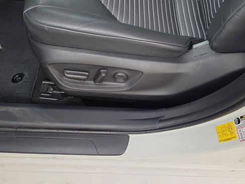 Used 2023 Toyota Camry SE FWD image 14