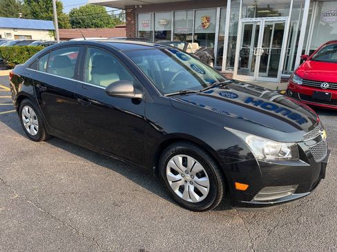 Used 2012 Chevrolet Cruze LS w/ Connectivity Package FWD image 4