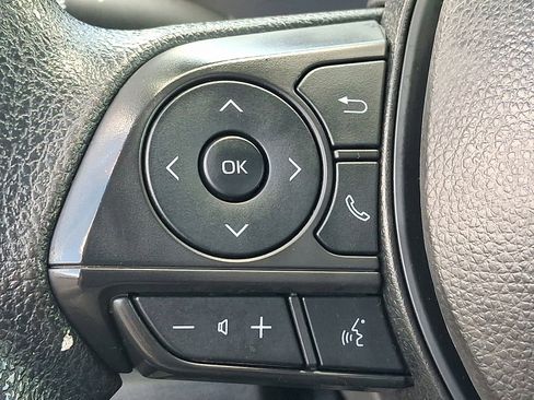 Used 2025 Toyota Corolla LE FWD image 21
