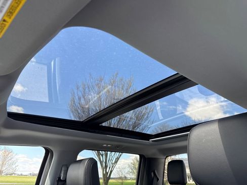 Used 2025 Ford F350 Lariat w/ Camper Package image 27