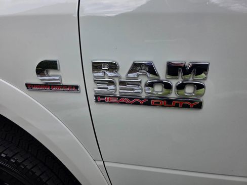 Used 2018 RAM 3500 Laramie image 10