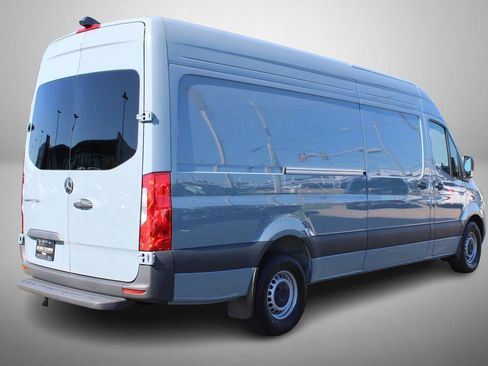 New 2024 Mercedes-Benz eSprinter 170 Cargo image 3